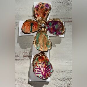 Oyster Shell Cross * Orange *